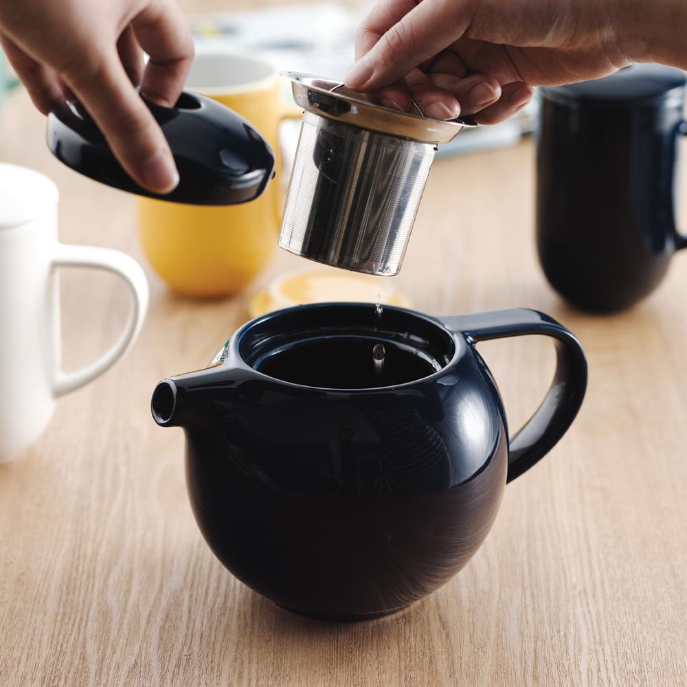 שחור - קנקן תה עם בית חליטה 900 מ"ל מקולקציית לוברמיקס פרו תה - Loveramics Pro Tea