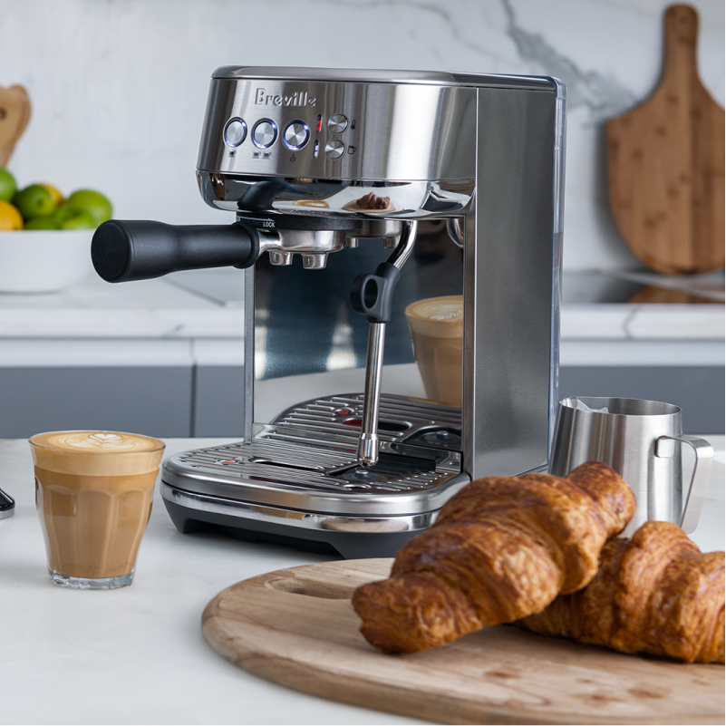 מכונת קפה ברוויל במבינו פלוס שחור - Breville Bambino Plus Black BES500BTR