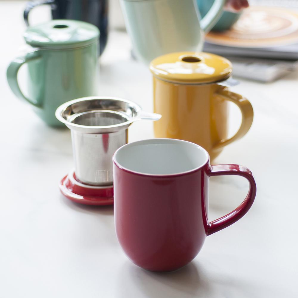 מבחר של מאג תה 300 מ״ל עם בית חליטה ומכסה מקולקציית לוברמיקס פרו תה - Loveramics Pro Tea